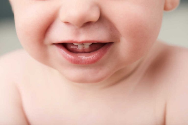 Todo lo que debes saber sobre los primeros dientes de tu bebé